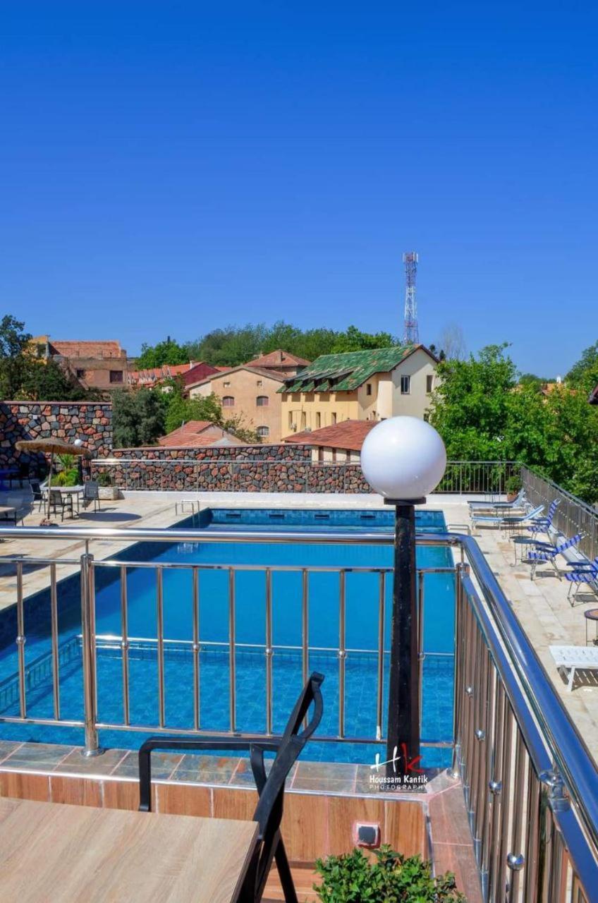 Hotel Les Truites Imouzzer du Kandar Exterior photo
